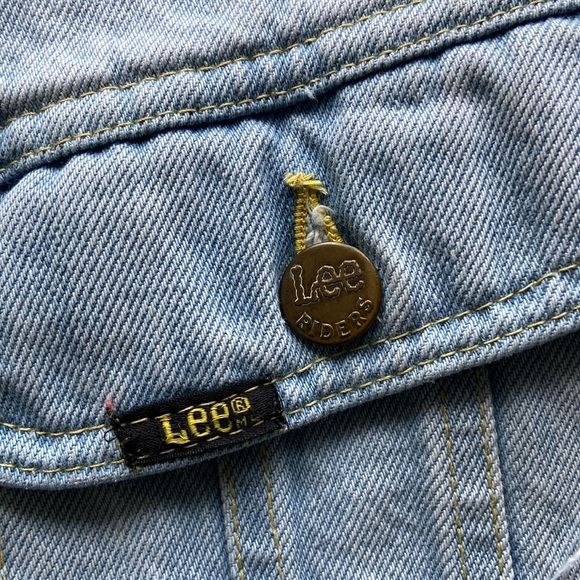 LEE Distressed Vest - Picture 7 of 13